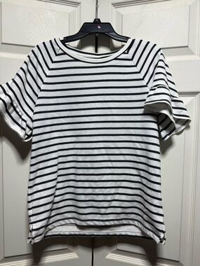 Old Navy white & blue striped flutter sleeve comfy preppy short sleeve med shirt